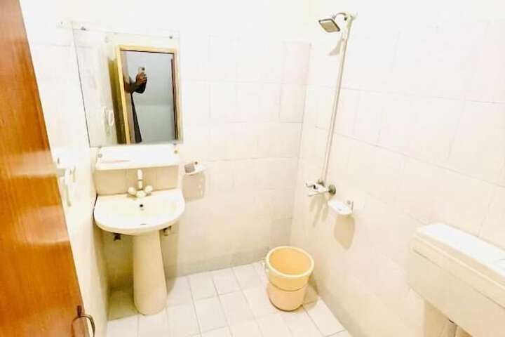 Room 8 of 23