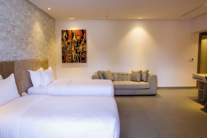 Room 32 of 86