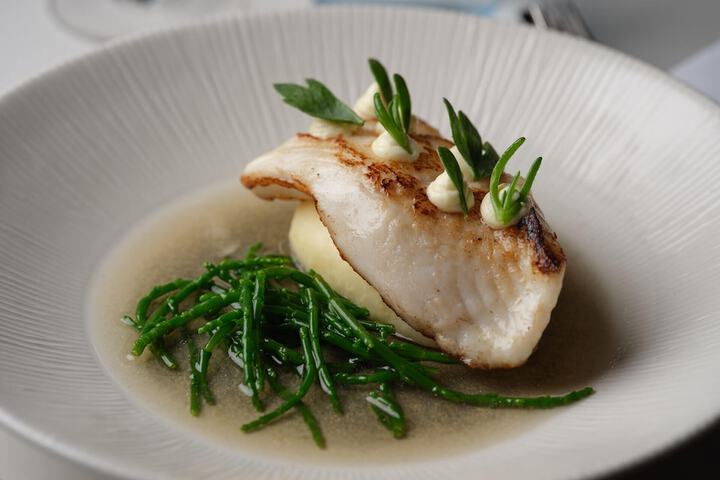 Dining 52 of 56
