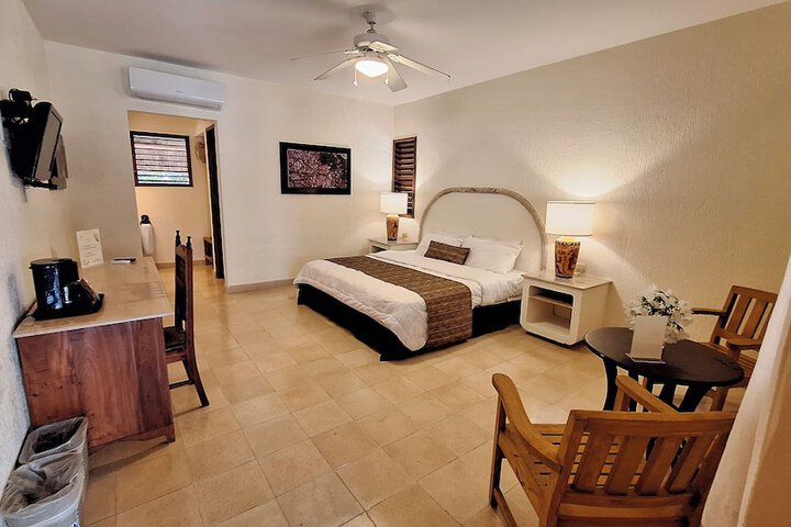 Room 4 of 95