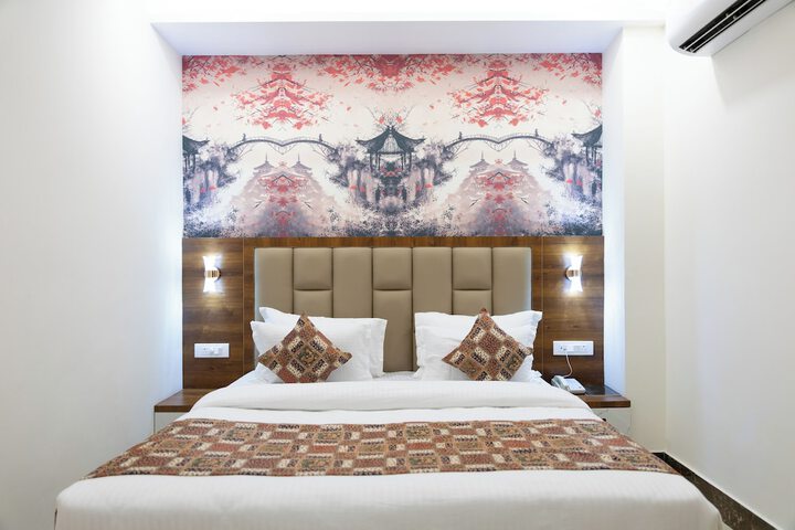 Room 2 of 18