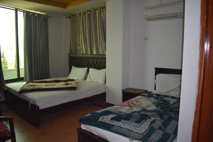 Room 2 of 8