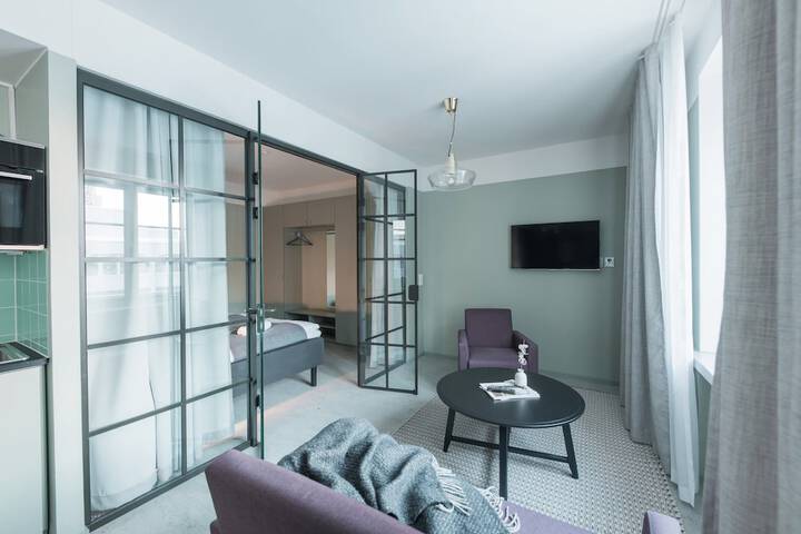Room 28 of 77