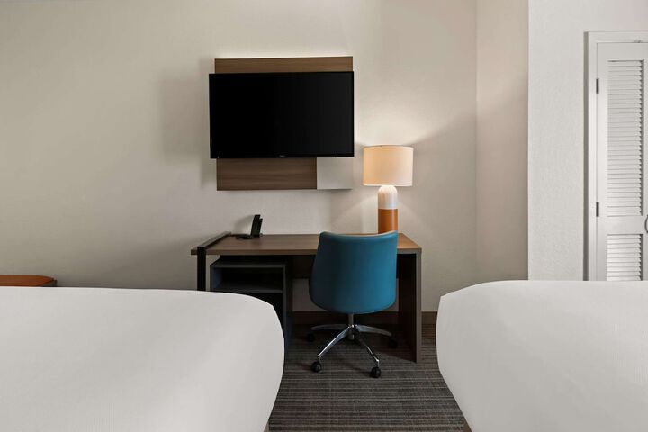 Room 14 of 38