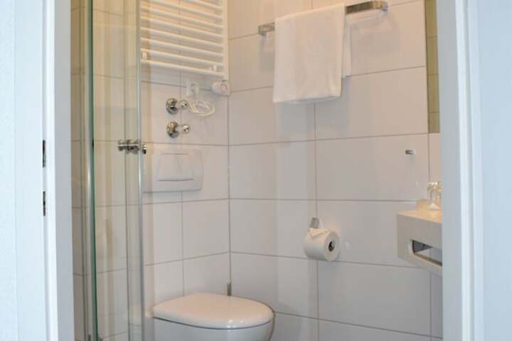 Room 15 of 39