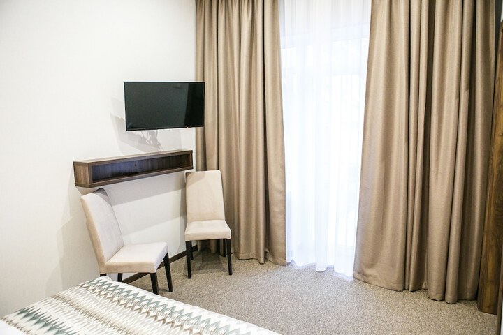 Room 10 of 48