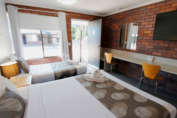Room 14 of 60