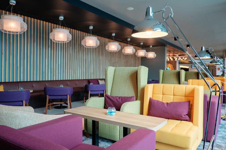 Entrance & Lobby