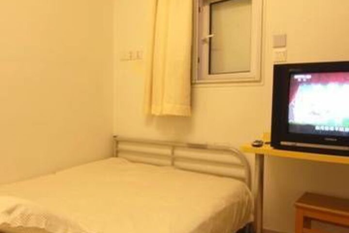 Room 8 of 8