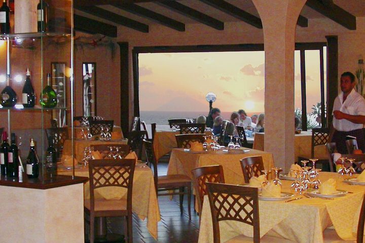 Dining 78 of 119