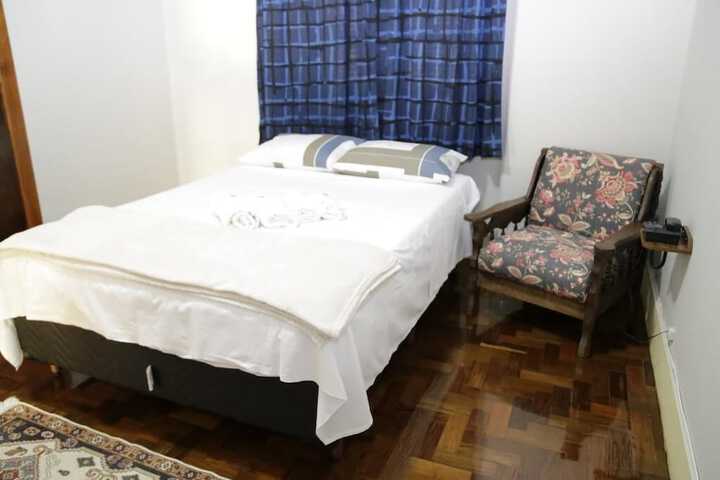 Room 4 of 42