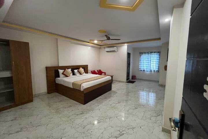 Room 5 of 27