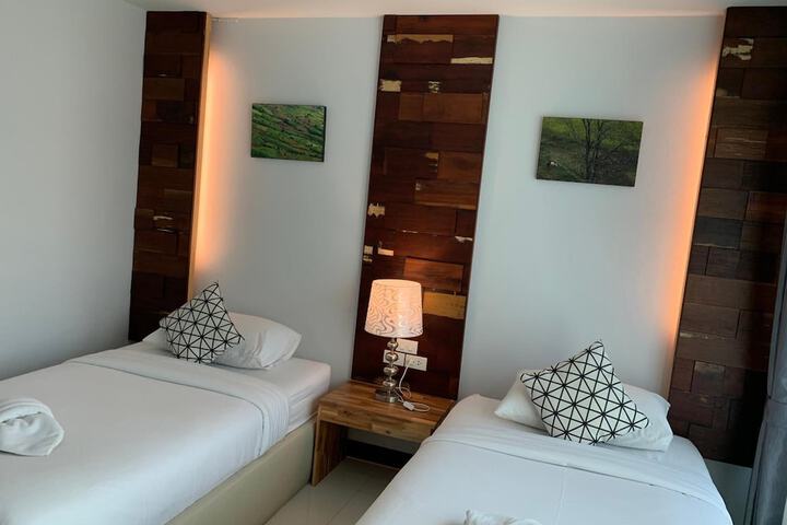 Room 28 of 48