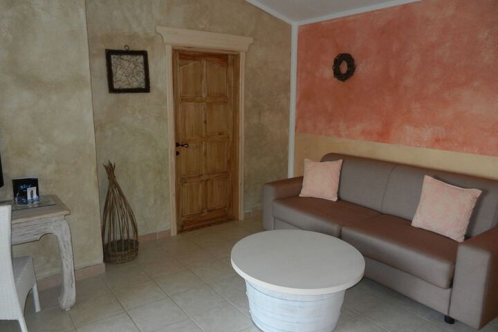 Room 7 of 28