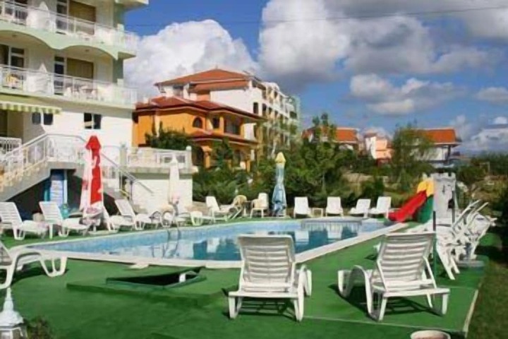 Pool Hotel