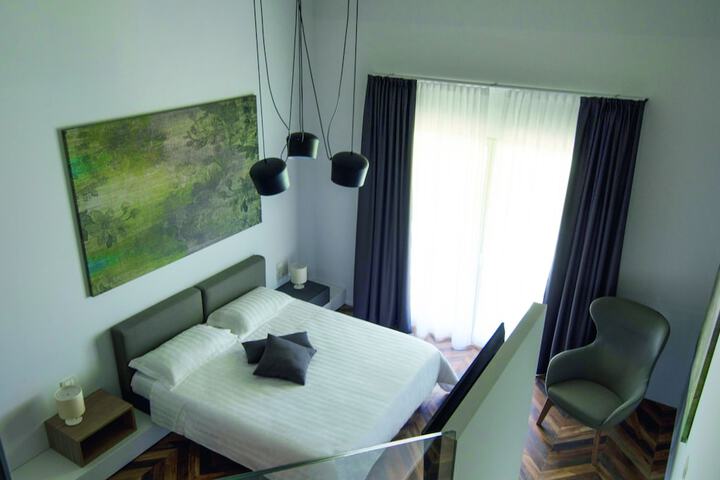 Room 18 of 37