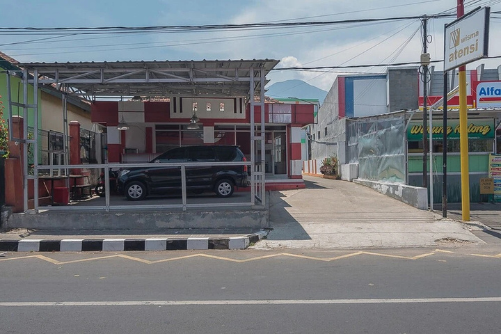 Wisma Atensi by RedDoorz