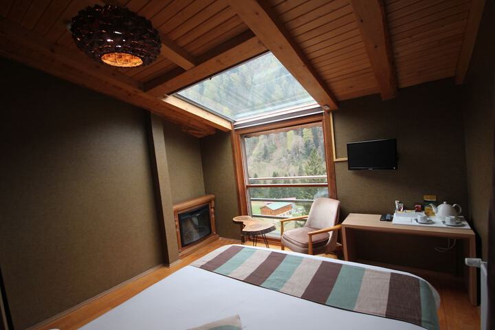 Room 8 of 35