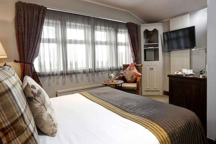 Room 3 of 34