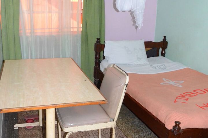 Room 12 of 23