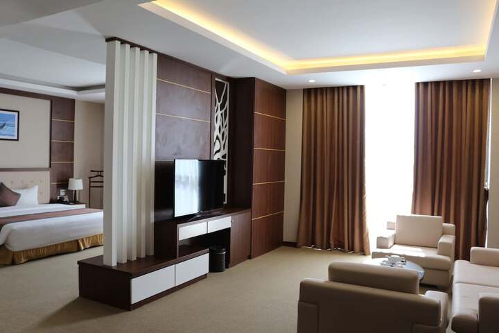 Room 30 of 95