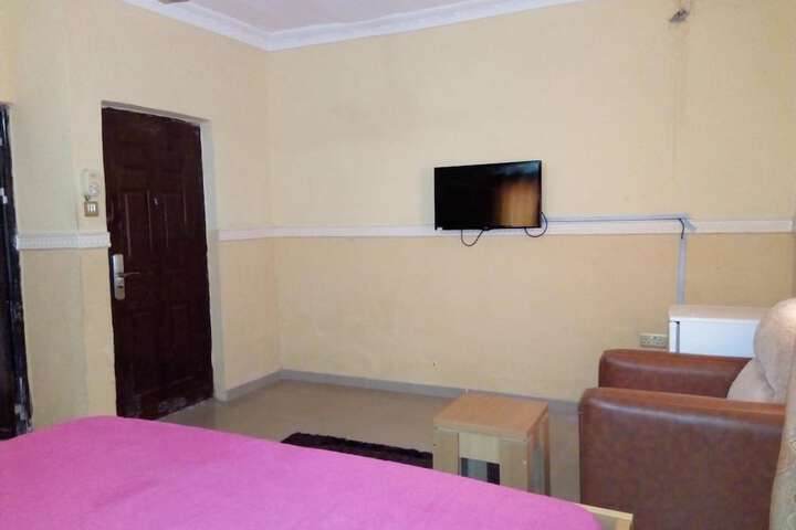 Room 19 of 38