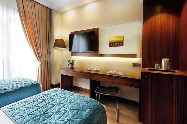 Room 12 of 51