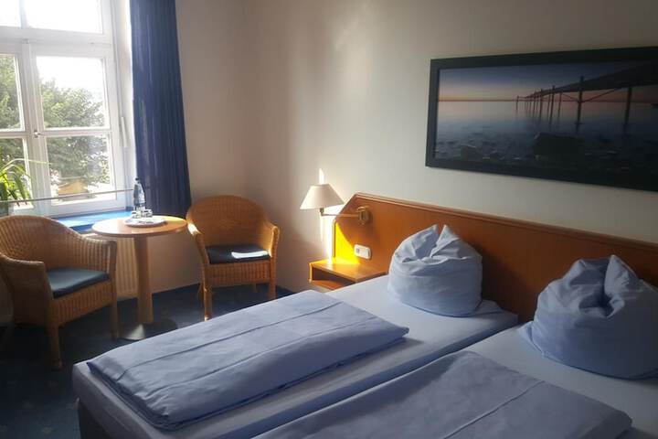 Room 10 of 22