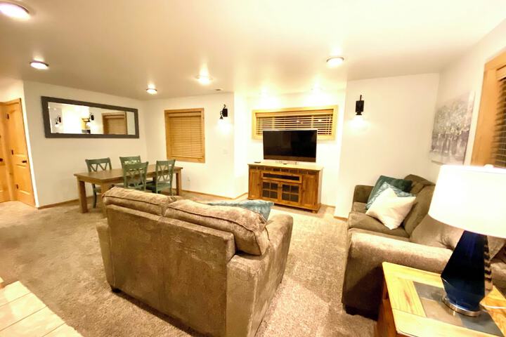 Lounge 231 of 426