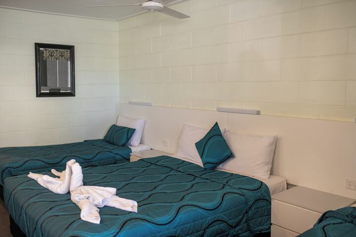 Room 3 of 40