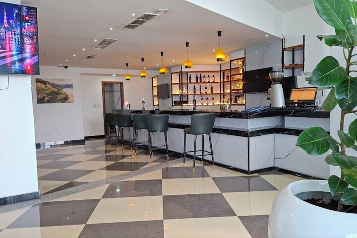 Lounge 97 of 108