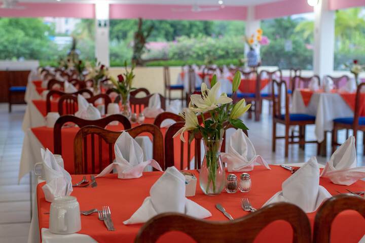 Dining 44 of 67