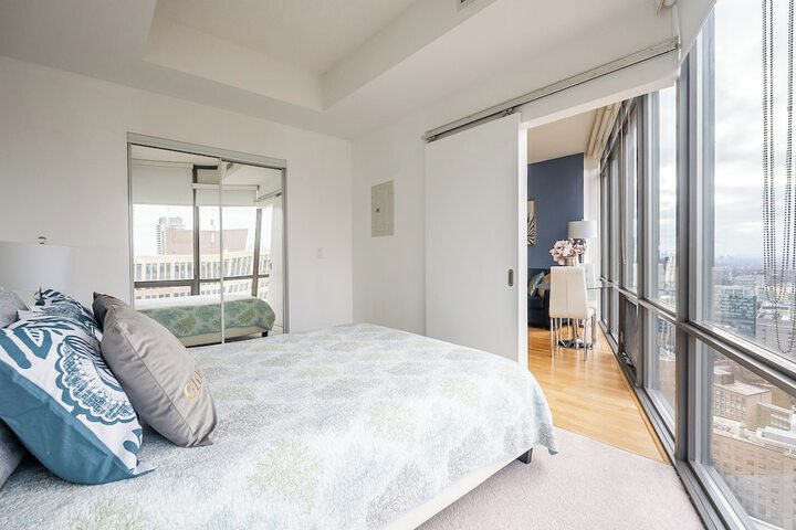 Room 28 of 195