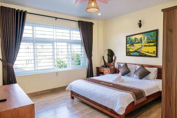 Room 7 of 19