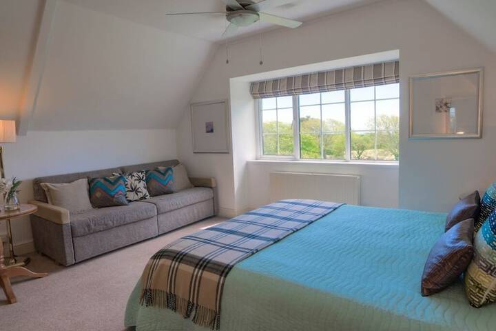 Room 4 of 55