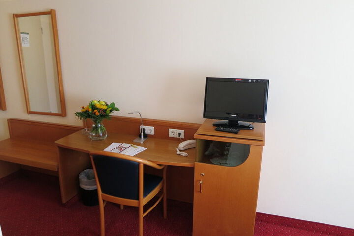 Photo 6