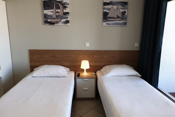 Room 4 of 20