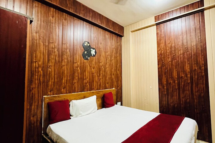 Room 4 of 27