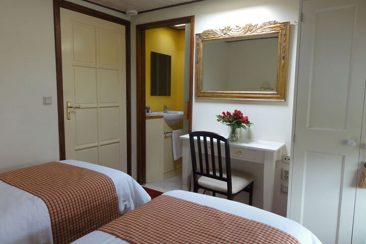 Room 10 of 30