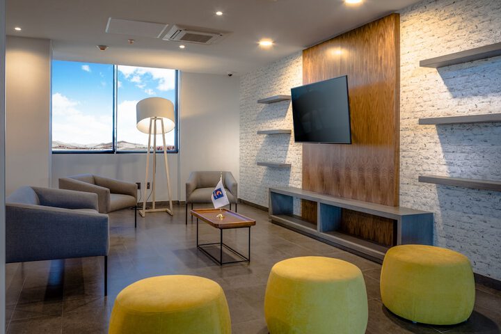 Business Center 44 of 50