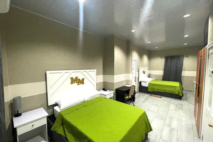 Room 13 of 30