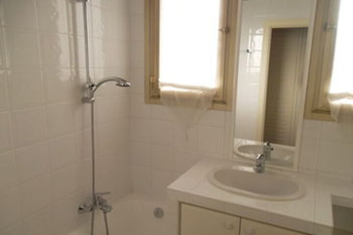 Room 5 of 25