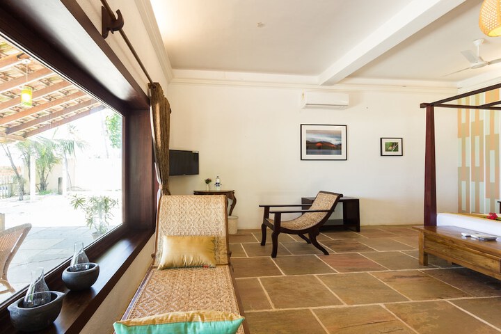 Room 5 of 38