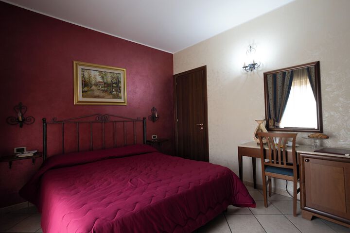 Room 15 of 40