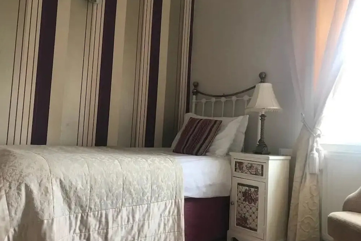 Room 2 of 14
