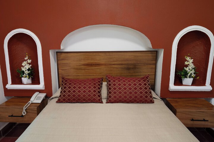 Room 27 of 103
