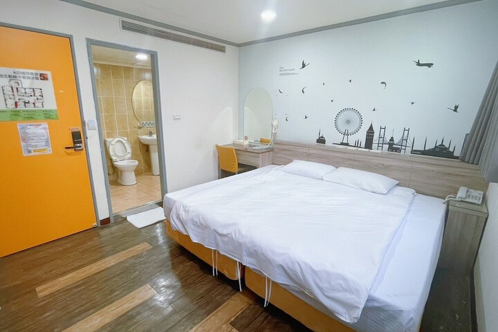 Room 22 of 31