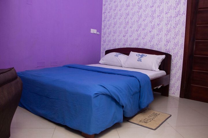 Room 5 of 27