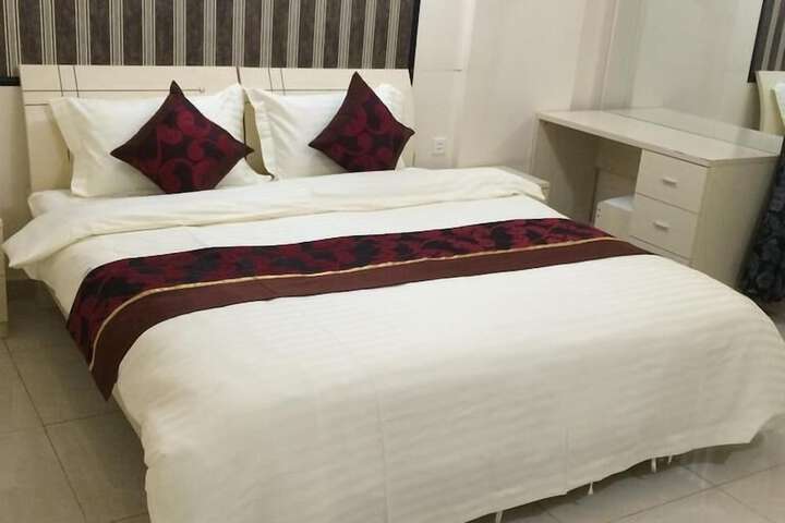 Room 9 of 23