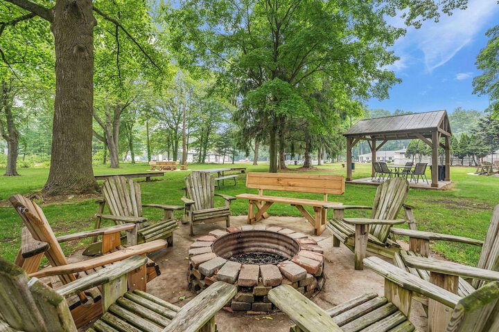 Hotel Exterior 95 of 109